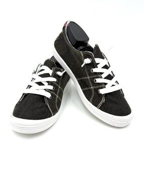 NWT Funky Monkey Canvas Slip On Sneakers Size 8
